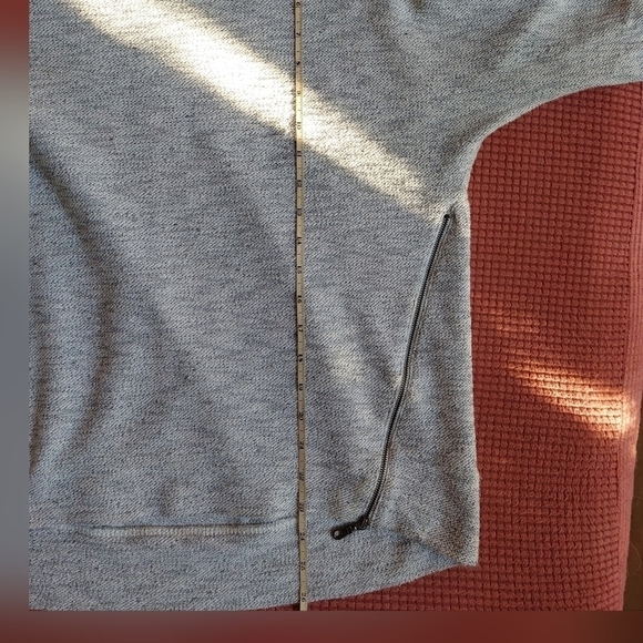 Denver Hayes Side Zippered 3/4 Sleeve Sweatshirt - Picture 10 of 16